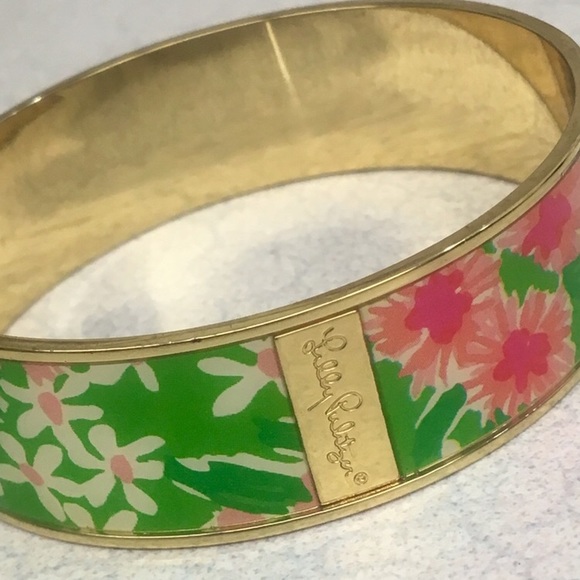 Lilly Pulitzer Jewelry - Beautiful Lilly Pulitzer floral bangle!